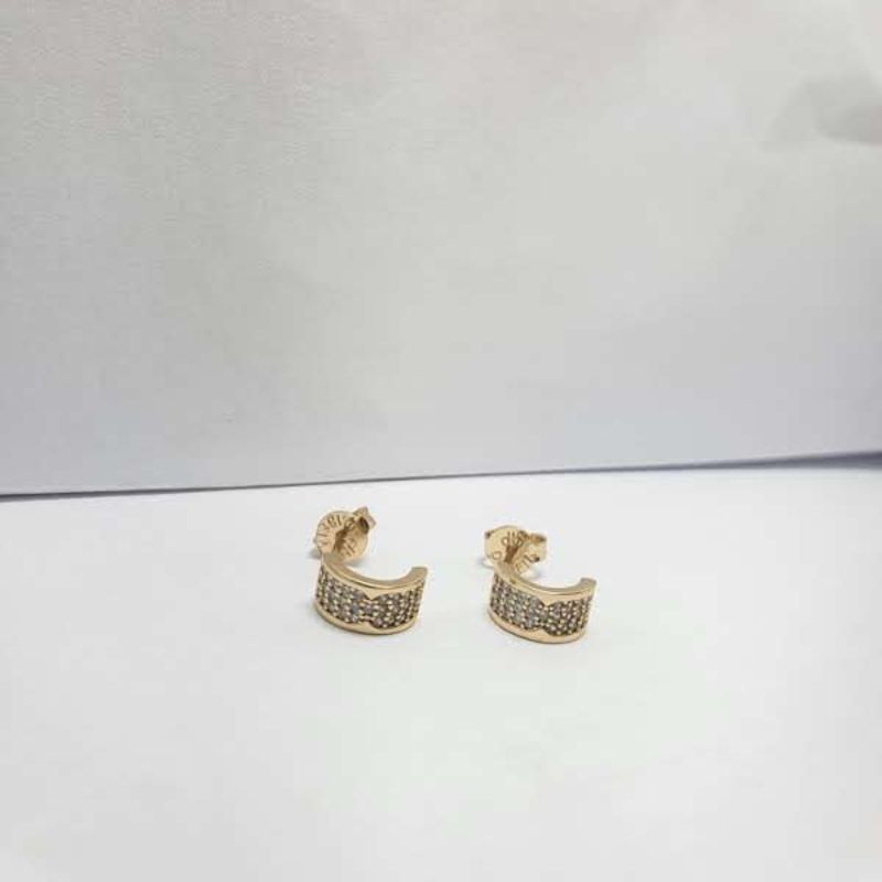 BRINCO MEIA ARGOLA CLICK MINI COM 3 FILEIRAS CRAVEJADAS E BORDA LISA