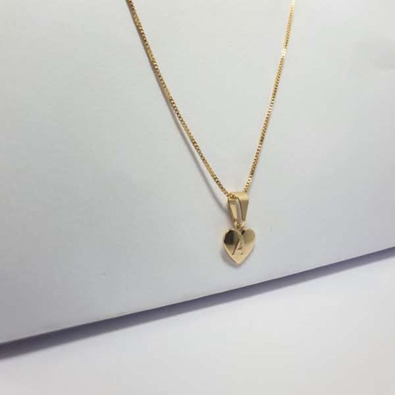 COLAR  VENEZIANA PINGENTE CORAÇÃO LISO COM LETRA A TEXTURA