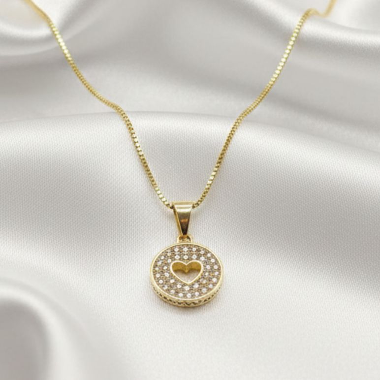 COLAR VENEZIANA MEDALHA CRAVEJADA COM CORAÇÃO VAZADO