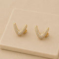 Brinco ear cuff V cravejado